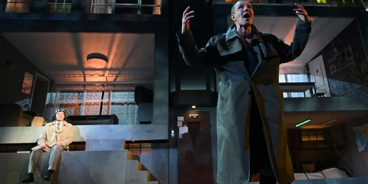 Жил. Был. Дом.